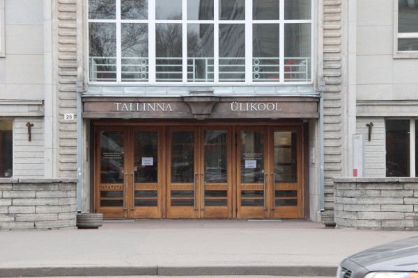 Tallinna Ülikool Terra Õppehoone peauks